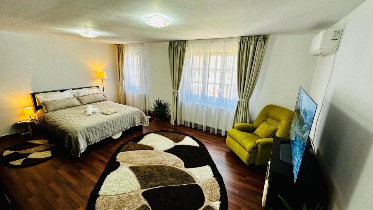 Apartamento Leto House Târgu Jiu Exterior foto