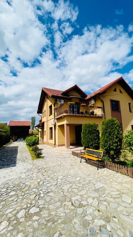 Apartamento Leto House Târgu Jiu Exterior foto